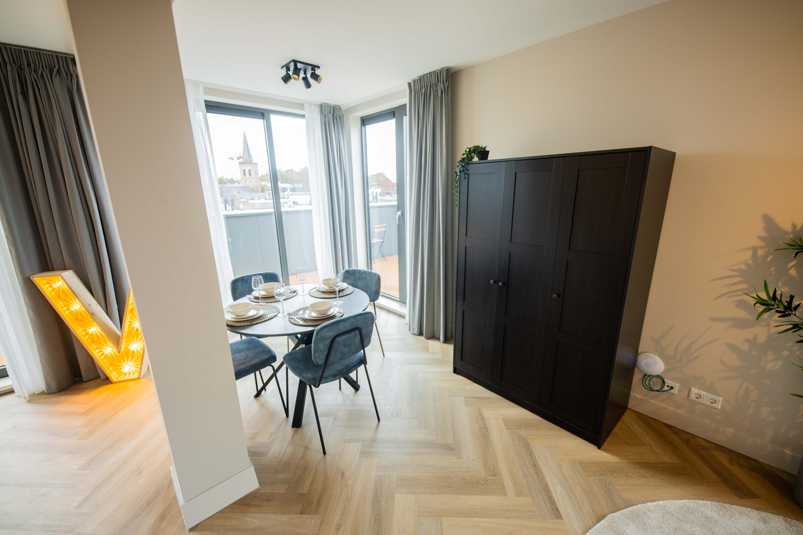 Charming City Penthouse Studio KS, view 3