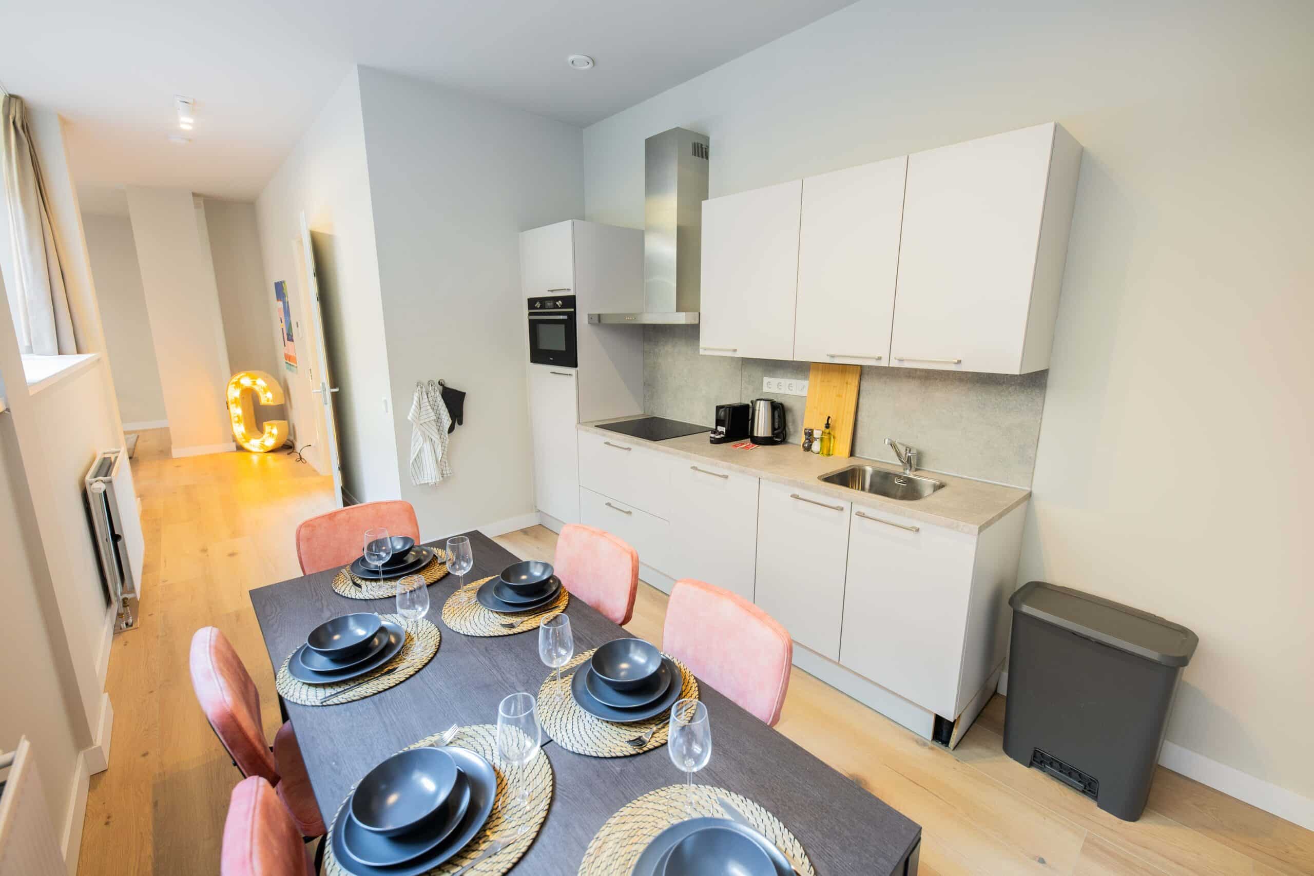 Contemporary 3BDR Apartment WS, view 3
