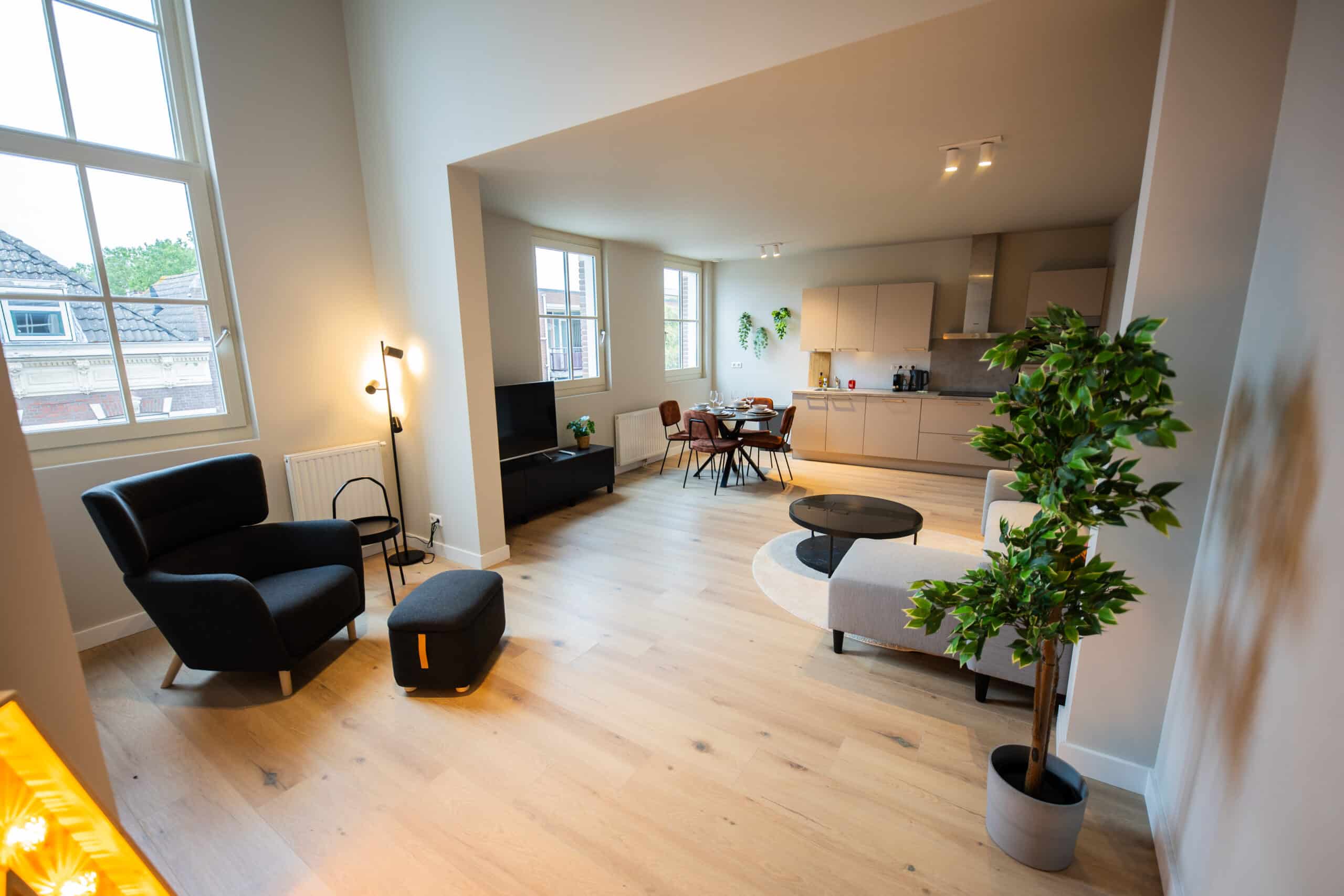 Contemporary Stylish 3BDR Apartment PKA