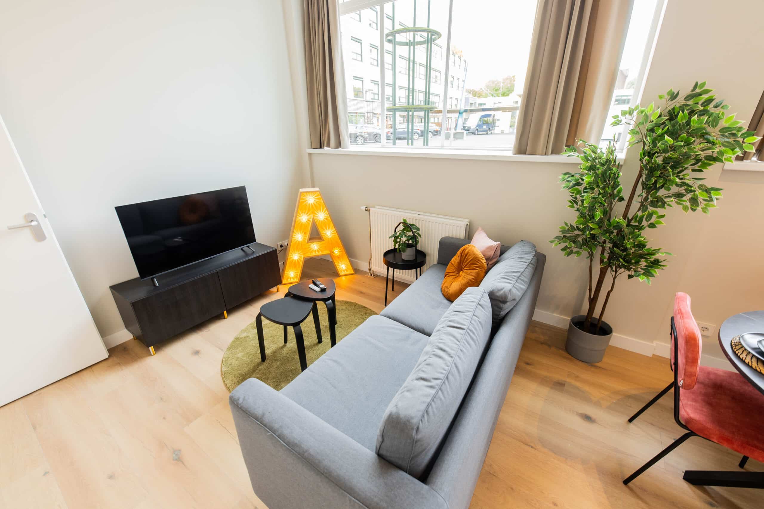 Luxurious Escape 3BDR Apartment WS, view 2