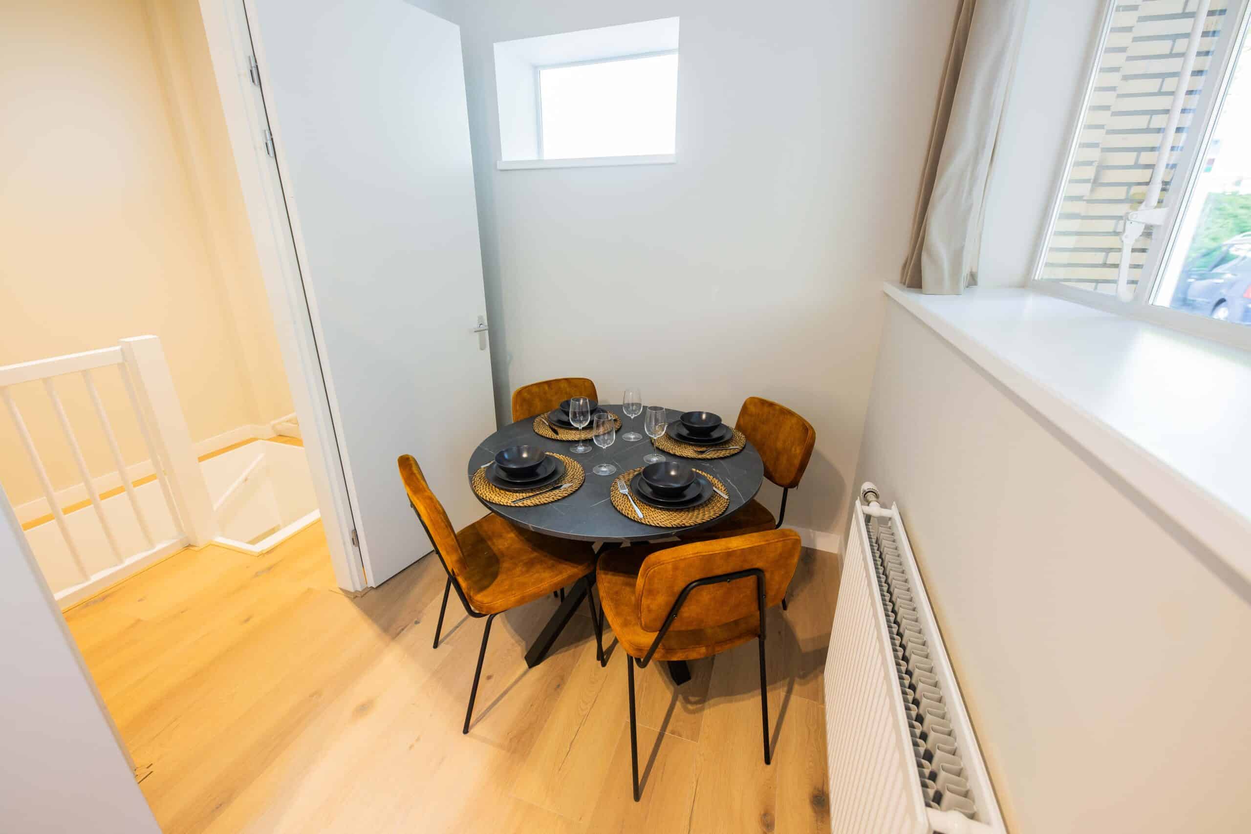 Luxury Urban 3BDR Apartment WS, view 5