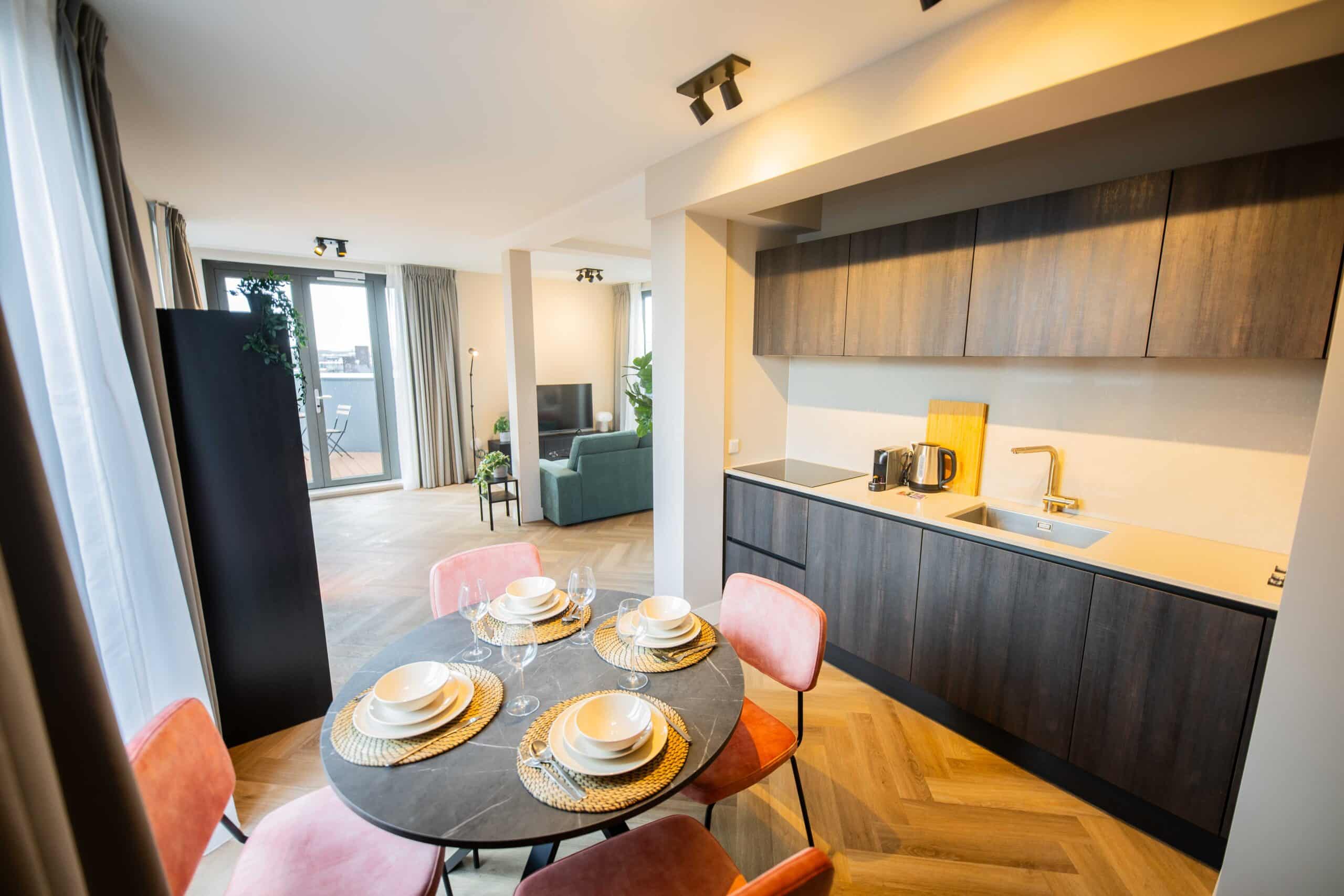 Sophisticated Penthouse Studio KS, view 2