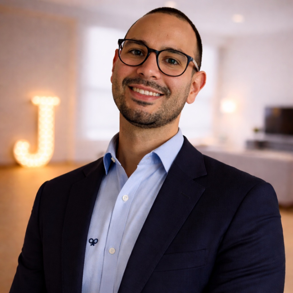Jhonattan Gutierrez, Guest Manager at Alphabet Apartments